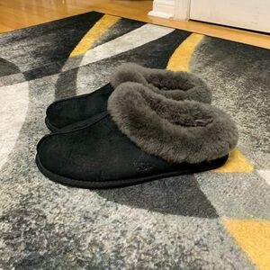 Uggs Australia Slip Ons